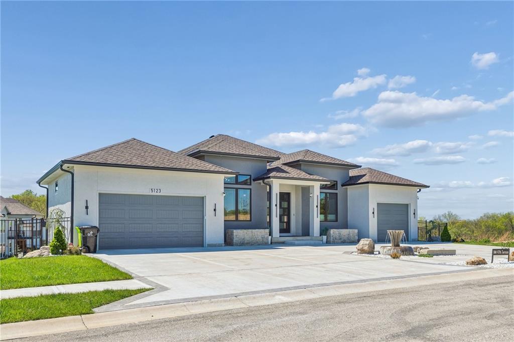 Riverside, Missouri, 64150, United States, 4 Bedrooms Bedrooms, ,4 BathroomsBathrooms,Residential,Active,2043438