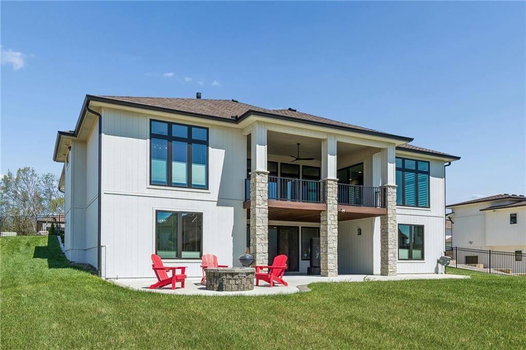 Riverside, Missouri, 64150, United States, 4 Bedrooms Bedrooms, ,4 BathroomsBathrooms,Residential,Active,2043438