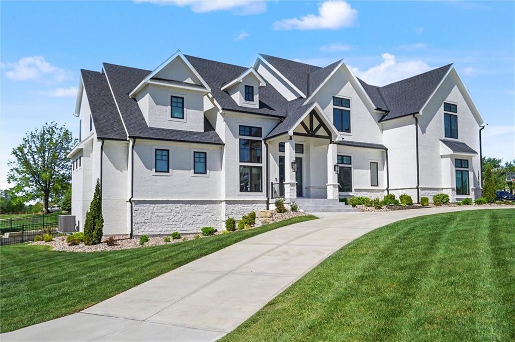 15820 Oakmont Street