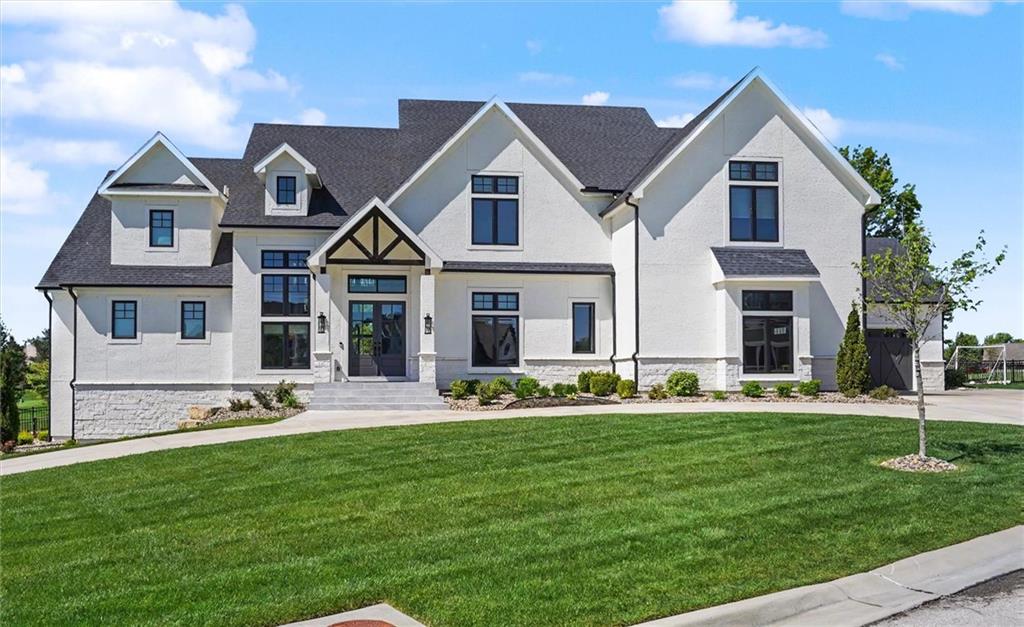 15820 Oakmont Street