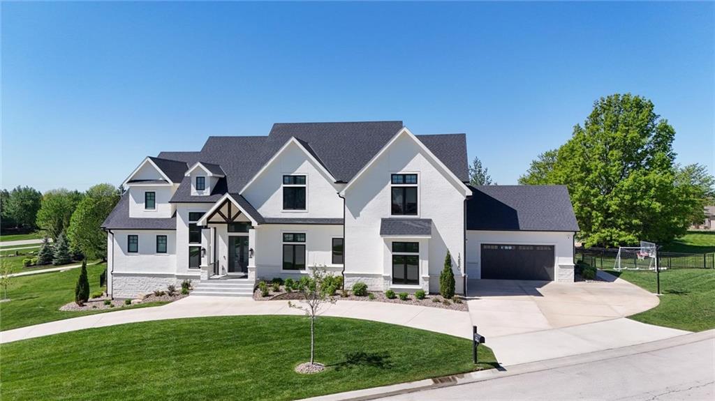 15820 Oakmont Street