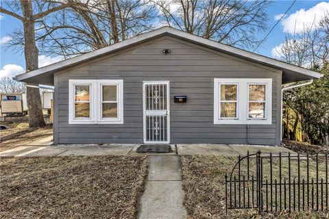 145 E Farmer Street, Independence, MO 64050 - #: 2595089