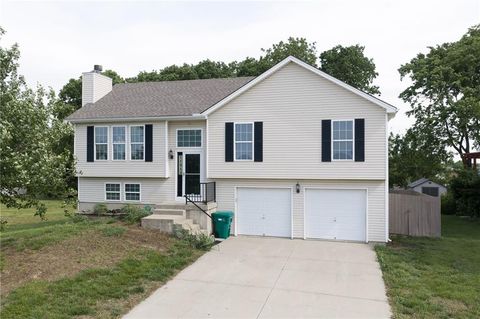Photo of 11212 Rowland Avenue, Kansas City, KS 66109 (MLS # 2625235)