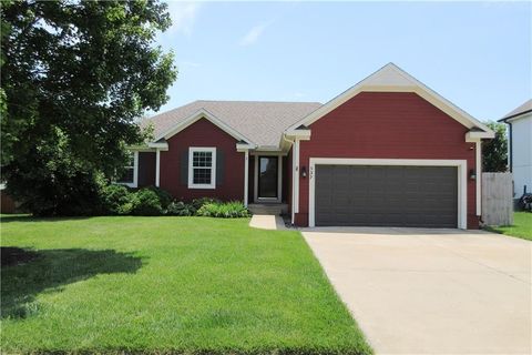 Photo of 537 E Cheyenne Street, Gardner, KS 66030 (MLS # 2628516)