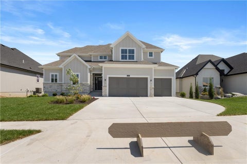 Photo of 18501 Pawnee Lane, Overland Park, KS 66085 (MLS # 2597459)