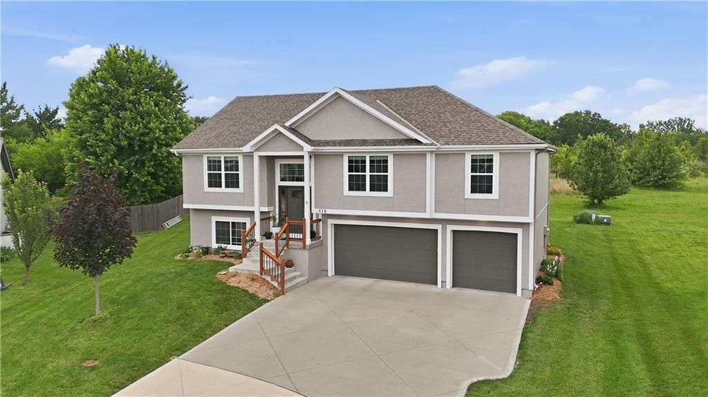 Photo of 518 Madera Court, Belton, MO 64012 (MLS # 2623421)