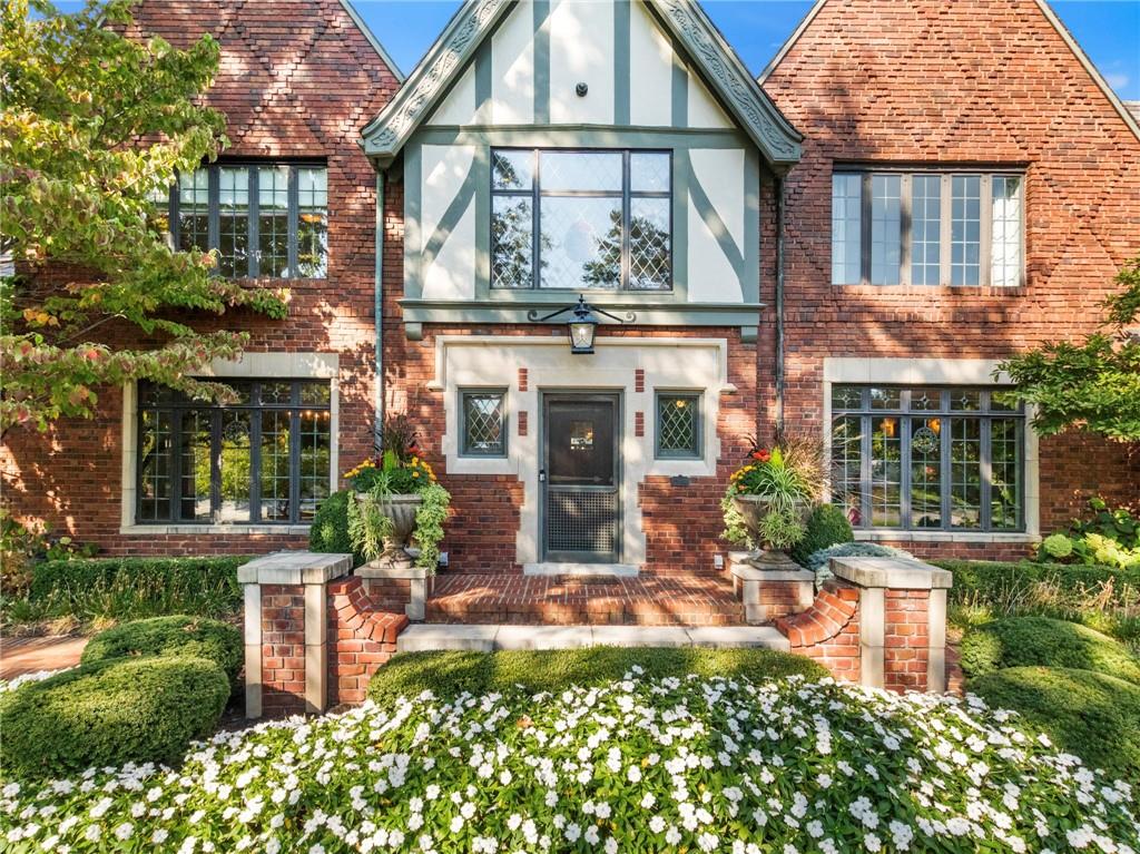 1220 W 64th Street