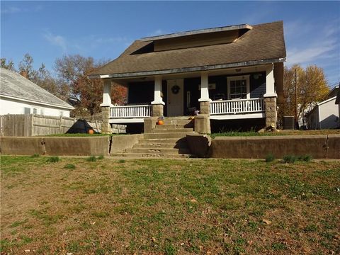 312 S 8th Street Independence KS 67301
