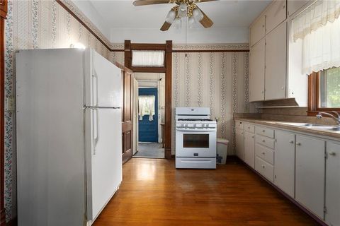 Tiny photo for 471 E Kansas Street, Liberty, MO 64068 (MLS # 2566877)