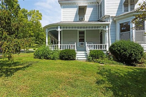 Tiny photo for 471 E Kansas Street, Liberty, MO 64068 (MLS # 2566877)