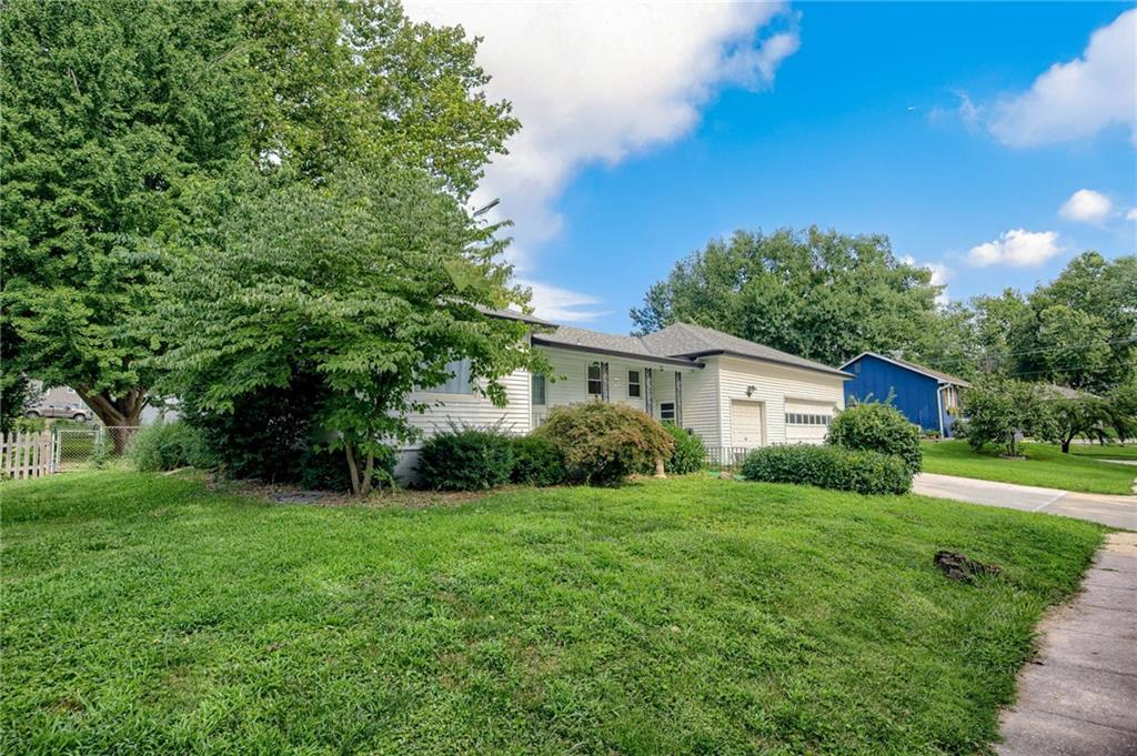 216 Moss Avenue