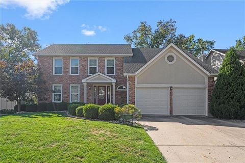 Photo of 12709 W 120th Terrace, Overland Park, KS 66213 (MLS # 2584899)