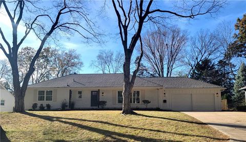 9424 WENONGA Road Leawood KS 66206