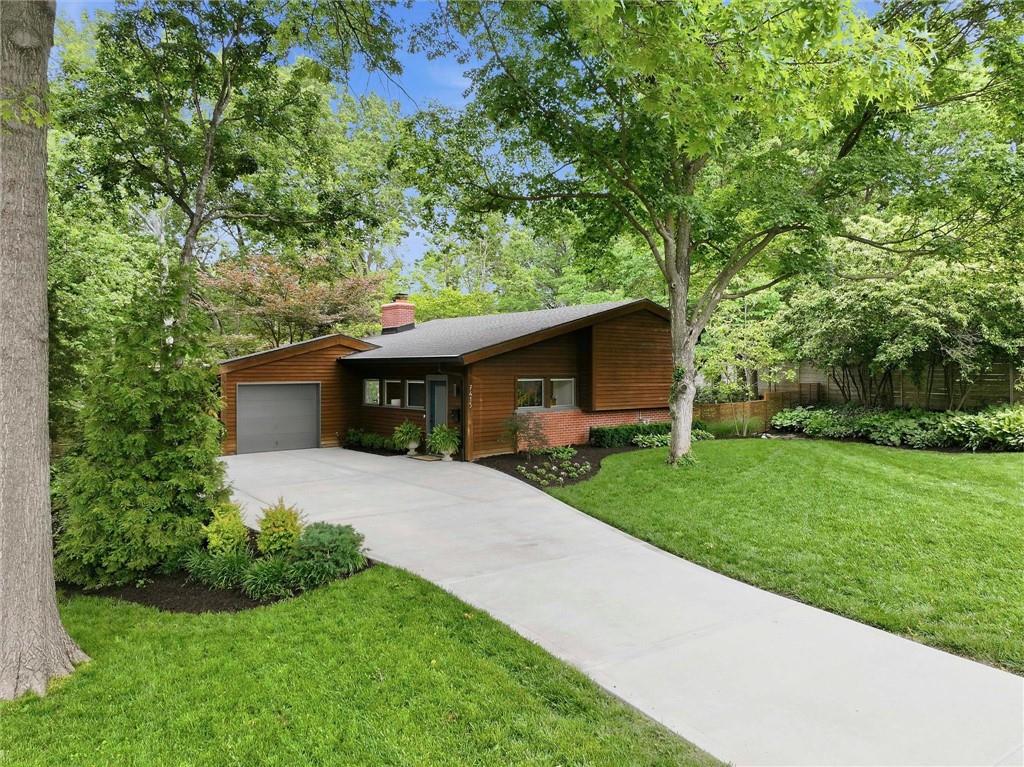 7415 ROSEWOOD Circle