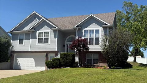 Photo of 1415 Kimberly Drive, Warrensburg, MO 64093 (MLS # 2619322)