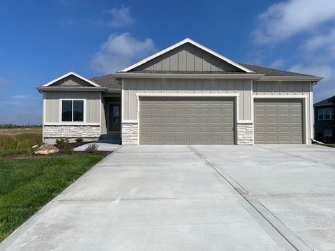 Photo of 20814 W 188th Street, Spring Hill, KS 66083 (MLS # 2535130)