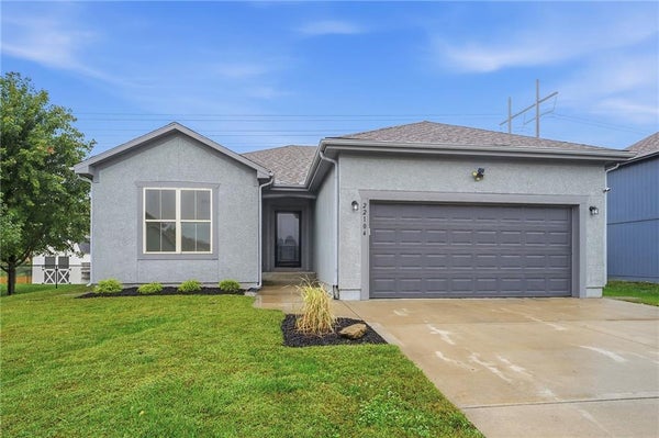 22104 CRYSTAL AVE, PECULIAR, MO 64078 - Image e3c97bf00dd05bdc02c1259f20c865df/2604227429