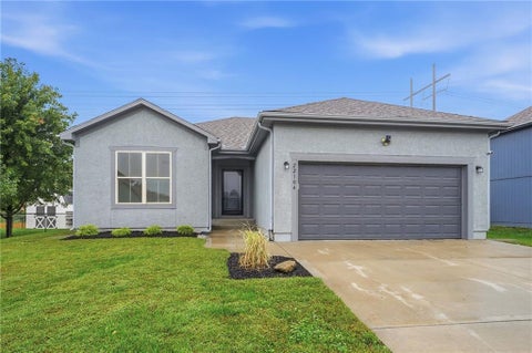 Photo of 22104 CRYSTAL Avenue, Peculiar, MO 64078 (MLS # 2643999)