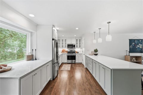 Photo of 2309 W 104th Street, Leawood, KS 66206 (MLS # 2634276)