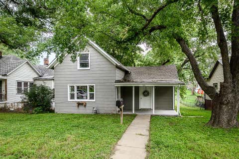 Photo of 1207 S 2nd Street, Leavenworth, KS 66048 (MLS # 2636152)