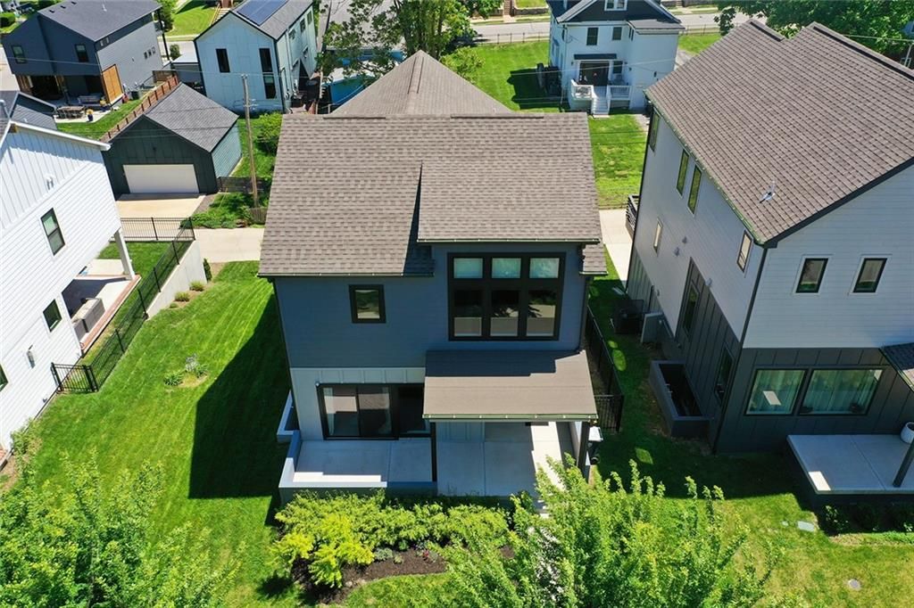 Photo of 2609 Forest Avenue, Kansas City, MO 64108 (MLS # 2617427)