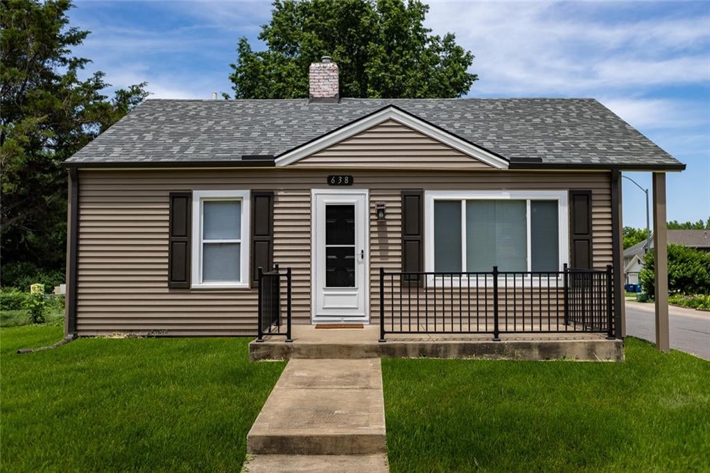 Photo of 638 E Mill Street, Liberty, MO 64068 (MLS # 2622351)
