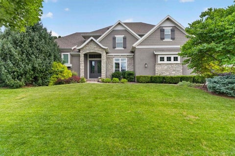 Photo of 5008 W 141st Terrace, Leawood, KS 66224 (MLS # 2635776)