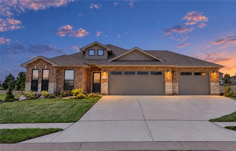 Photo of 18535 W 195th Terrace, Spring Hill, KS 66083 (MLS # 2648767)