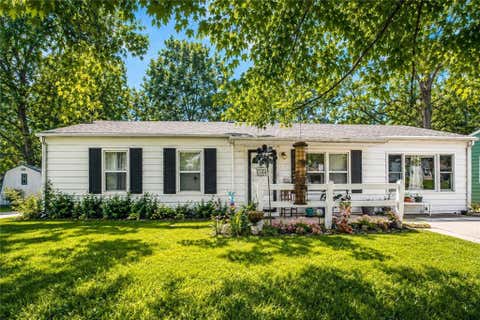 Photo of 1304 N Indian Lane, Independence, MO 64056 (MLS # 2636898)