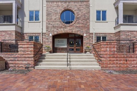 4949 Wornall Road 109 Kansas City MO 64112