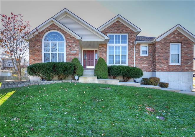 Photo 1 of 25 — 4922 NW Nantucket Drive, Blue Springs, MO 64015