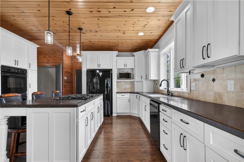 Lee'S Summit, Missouri, 64086, United States, 6 Bedrooms Bedrooms, ,5 BathroomsBathrooms,Residential,Active,2045037