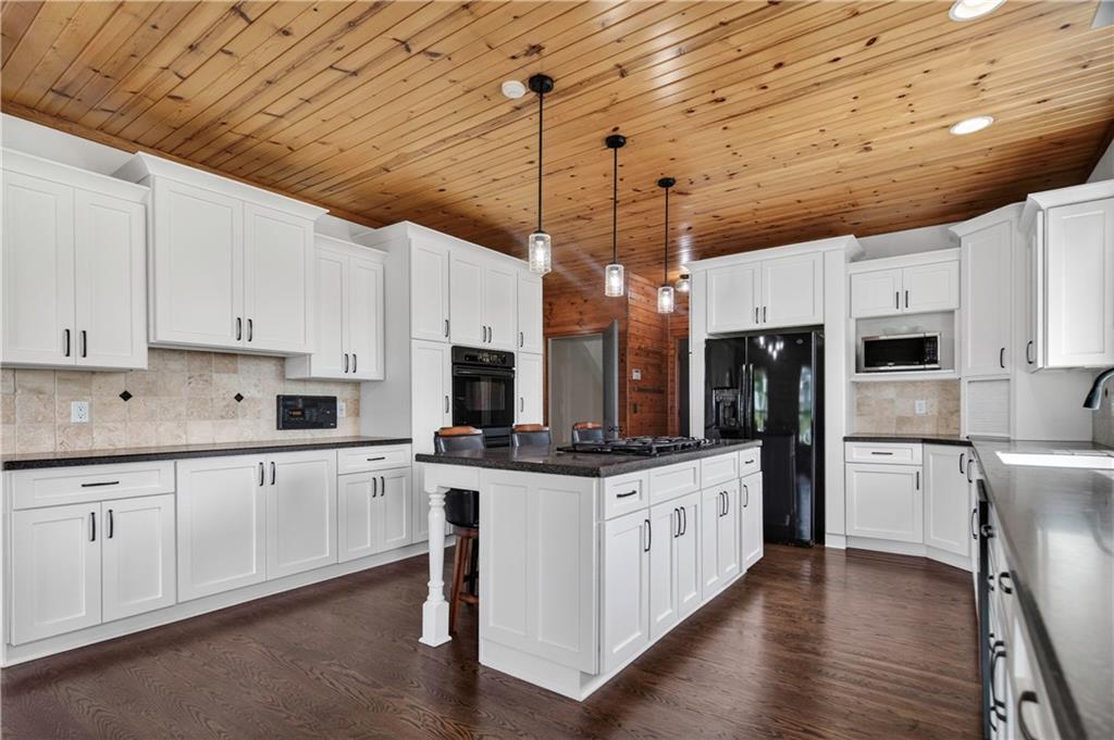 Lee'S Summit, Missouri, 64086, United States, 6 Bedrooms Bedrooms, ,5 BathroomsBathrooms,Residential,Active,2045037