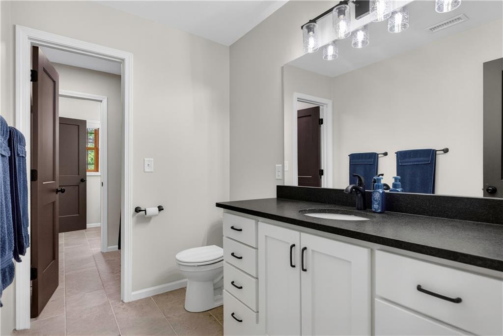 Lee'S Summit, Missouri, 64086, United States, 6 Bedrooms Bedrooms, ,5 BathroomsBathrooms,Residential,Active,2045037