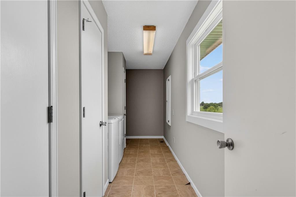 Lee'S Summit, Missouri, 64086, United States, 6 Bedrooms Bedrooms, ,5 BathroomsBathrooms,Residential,Active,2045037