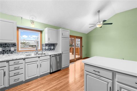 Tiny photo for 828 Black Oak Drive, Liberty, MO 64068 (MLS # 2589550)