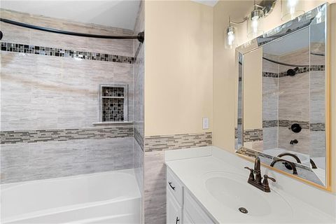 Tiny photo for 828 Black Oak Drive, Liberty, MO 64068 (MLS # 2589550)