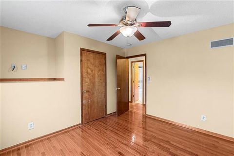 Tiny photo for 828 Black Oak Drive, Liberty, MO 64068 (MLS # 2589550)