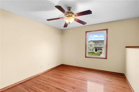 Tiny photo for 828 Black Oak Drive, Liberty, MO 64068 (MLS # 2589550)
