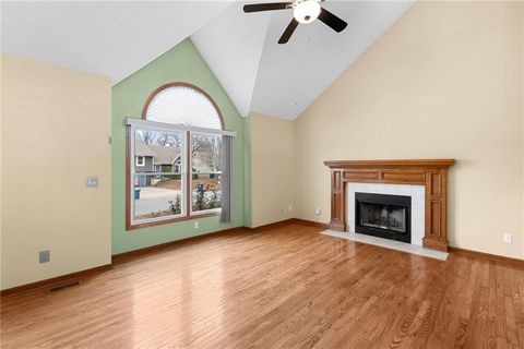 Tiny photo for 828 Black Oak Drive, Liberty, MO 64068 (MLS # 2589550)