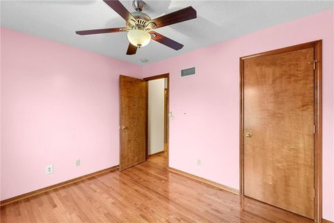 Tiny photo for 828 Black Oak Drive, Liberty, MO 64068 (MLS # 2589550)