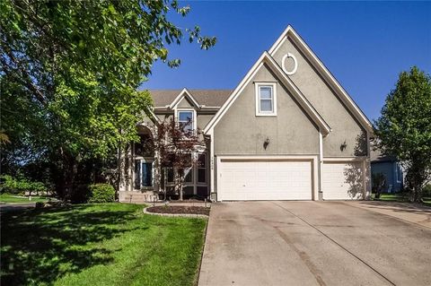 Photo of 14308 Barton Street, Overland Park, KS 66221 (MLS # 2620382)