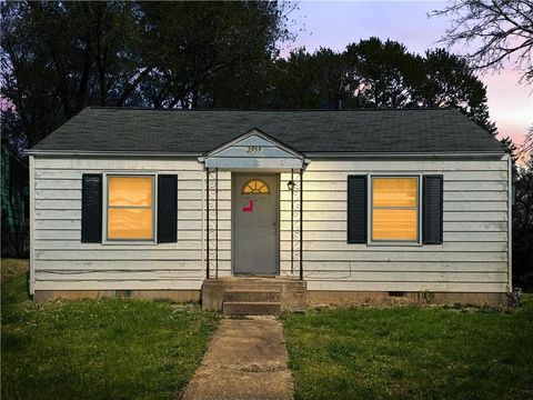 2959 S 37th Street, Kansas City, KS 66106 - #: 2482575