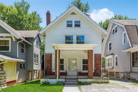 Photo of 4423 Windsor Street, Kansas City, MO 64123 (MLS # 2579869)