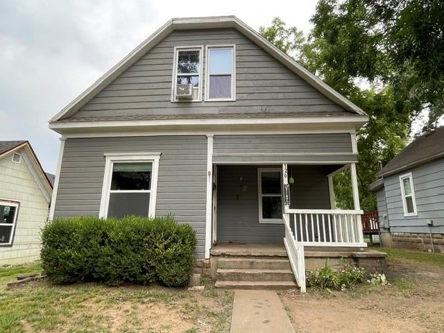 Photo of 120 W Jefferson Street, Pittsburg, KS 66762 (MLS # 2635320)