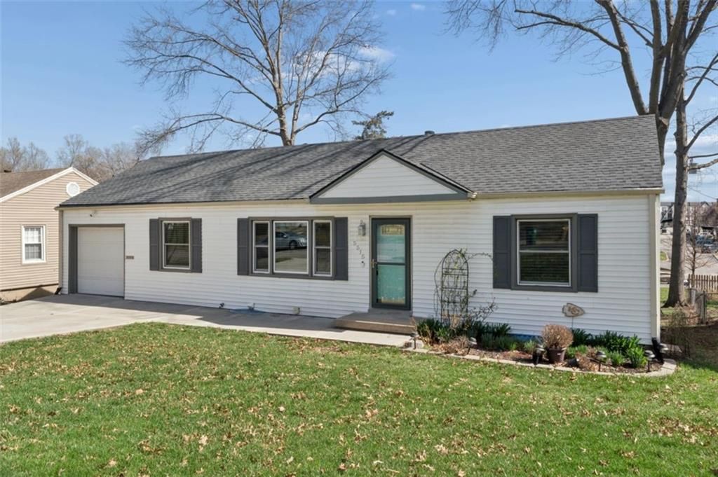 Photo of 5515 Granada Street, Roeland Park, KS 66205 (MLS # 2607525)