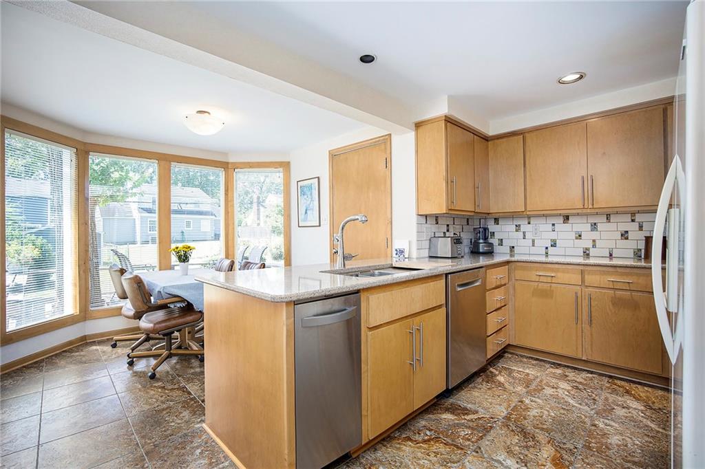 4601 W 70th Street