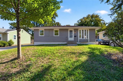 Photo of 4909 N Manchester Avenue, Kansas City, MO 64119 (MLS # 2646289)