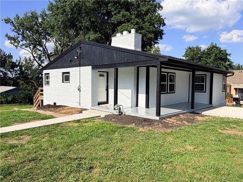 Photo of 1201 N 49th Street, Kansas City, KS 66102 (MLS # 2629762)