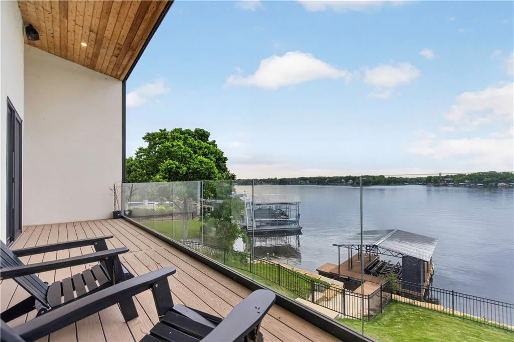 16 Seminole Cir, Lake Winnebago, MO, 64034, USA, 5 Bedrooms Bedrooms, ,6 BathroomsBathrooms,Residential,Active,16 Seminole Cir,2609530